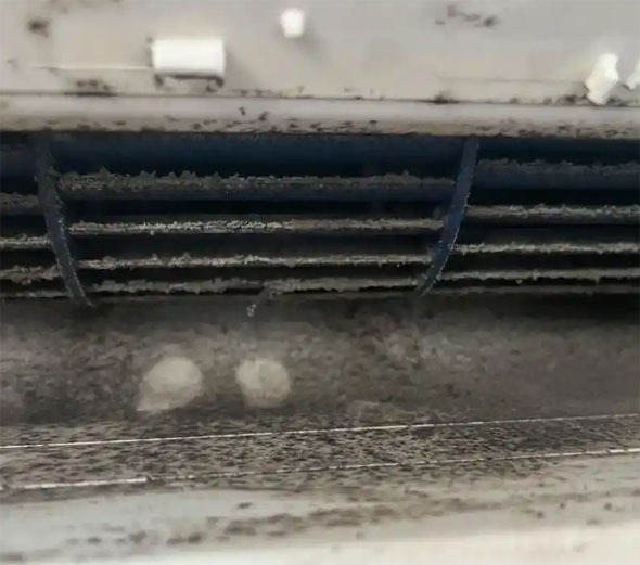 扶余空调吹的风有股烧焦味是怎么回事